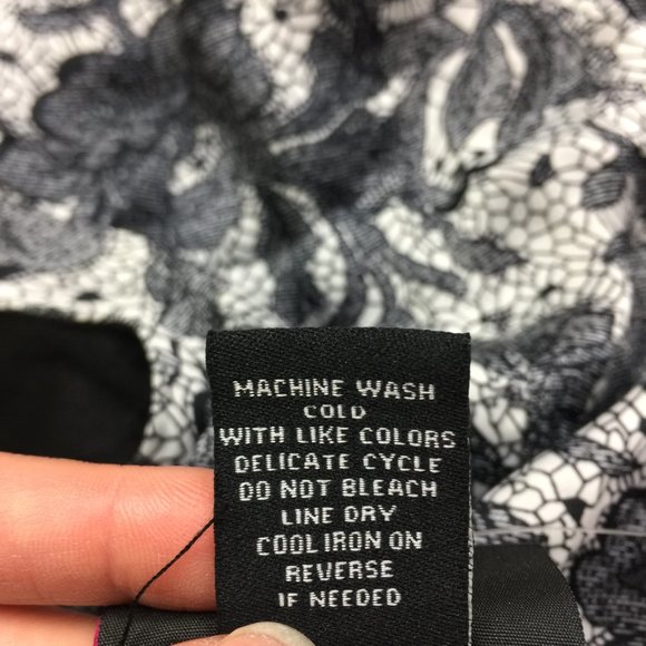 New! Torrid Tank Top Blouse 4X Womans Plus Black White Lace Print Sleeveless - Picture 11 of 14